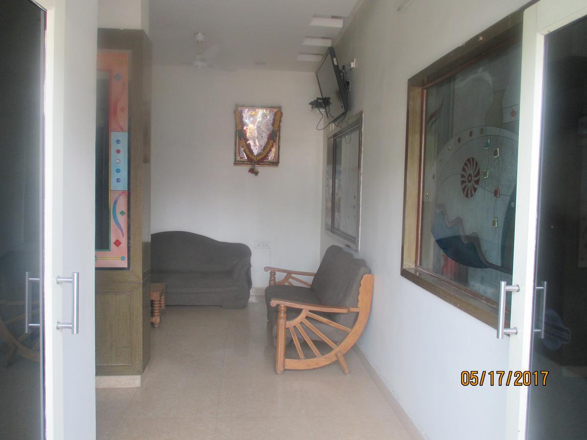 Sri Sai Ganesh Lodge Hyderabad Exterior foto